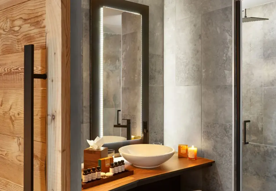 Ecrin Blanc, Courchevel 1650 (hotel) - Typical suite style