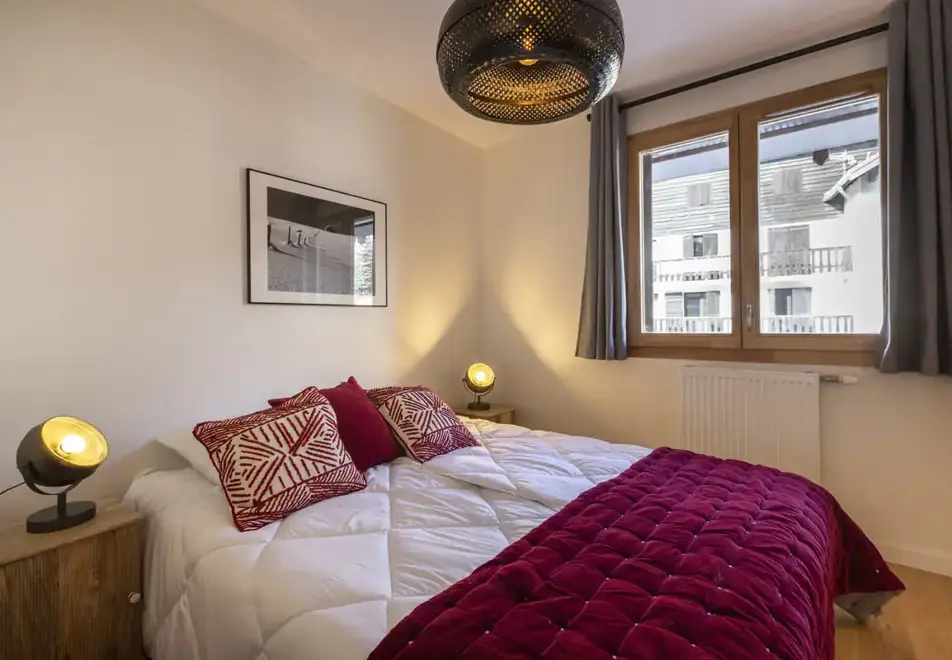 Le Saphir, Vaujany (Self Catered Apartments)  - Double bedroom