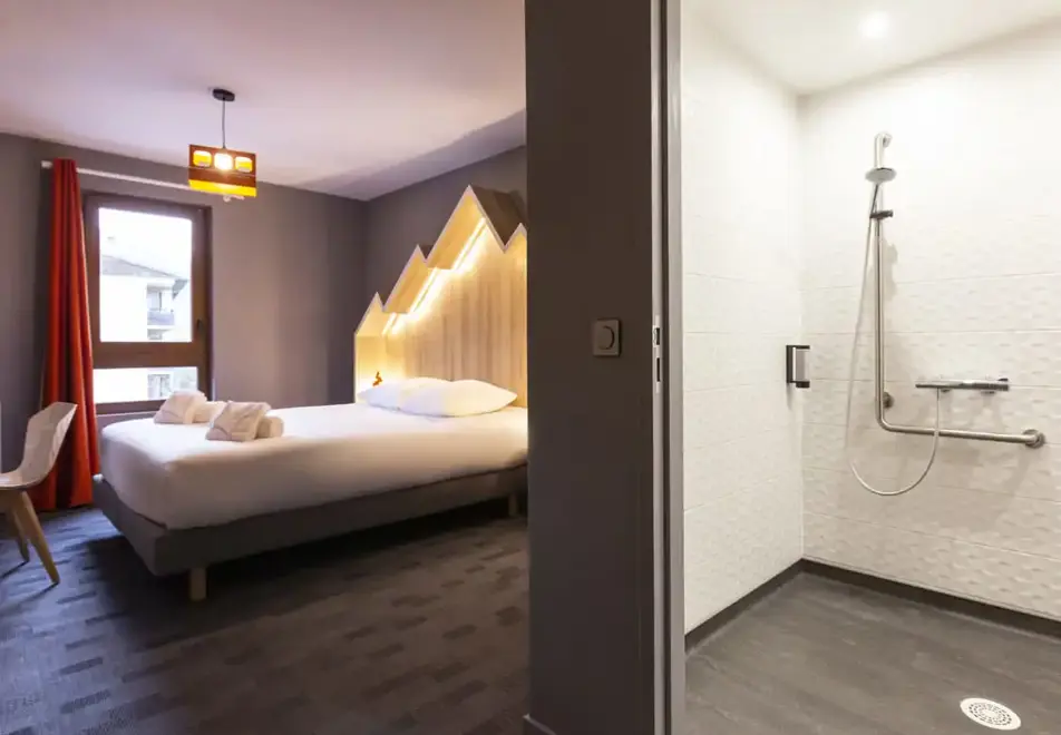 Base Camp Lodge, Bourg St Maurice (Hotel) - Cordee room