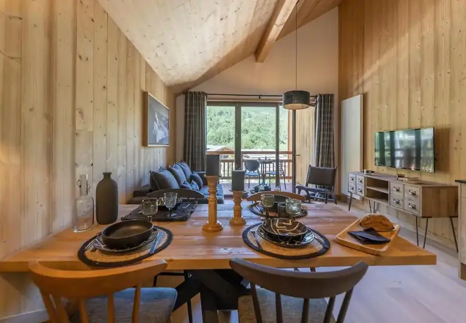 Cristal Lodge, Serre Chevalier (self catered apartments) - Typical apartment style