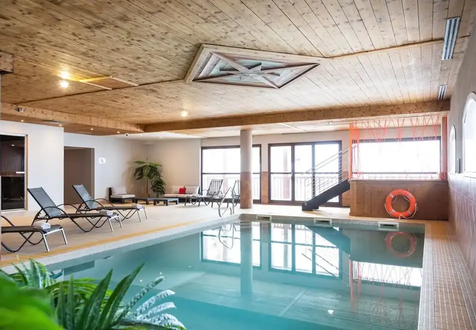 Hermine, Val Thorens (self catered apartments) - Use of indoor heated pool at Hermine