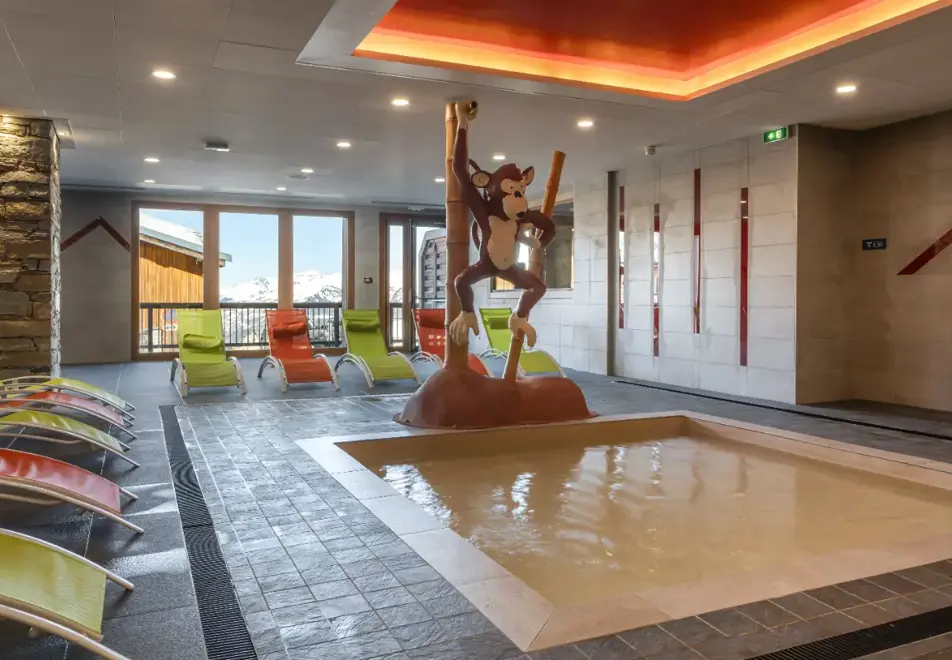 Roc Noir, La Rosiere (self catered apartments) - Indoor heated pool (©Samantha Henderson)