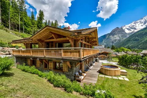 Chalet Saphir, Chamonix (self catered chalet) - Stunning location (©Adam Johnston)