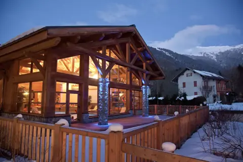 La Reine des Pres, Samoens (self catered apartments) - Indoor pool and terrace