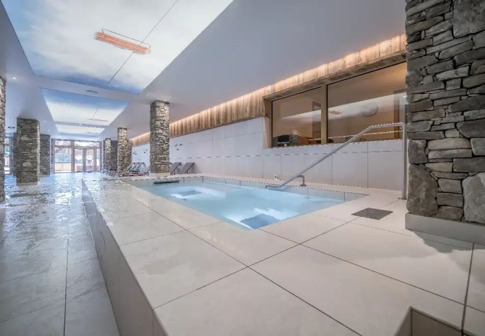 Sky, La Rosiere (self catered apartments) - Plunge pool
