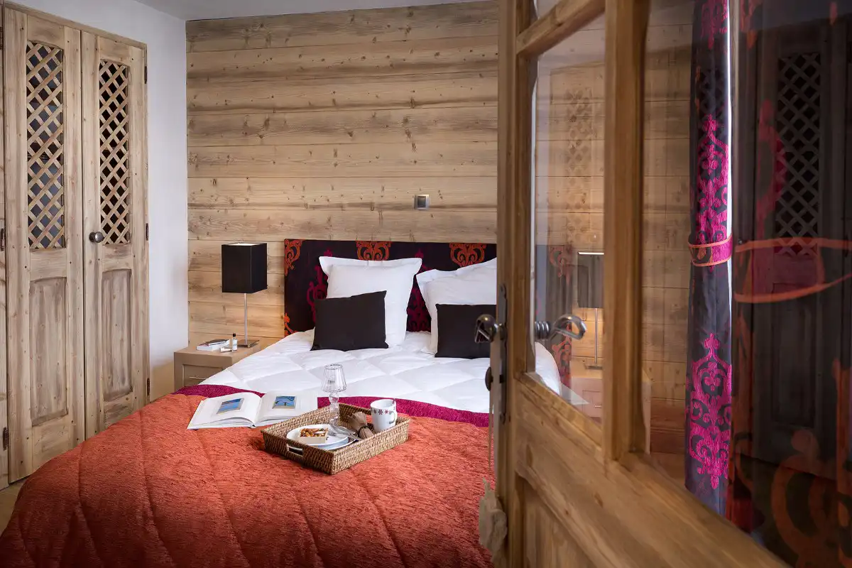 Les Chalets de Leana, Les Carroz (self catered apartments) - Double Bedroom