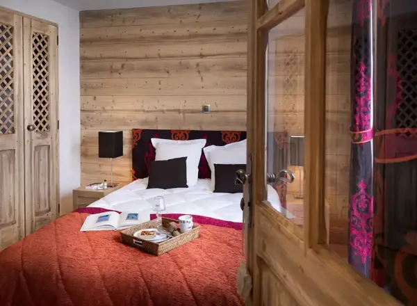 Les Chalets de Leana, Les Carroz (self catered apartments) - Double Bedroom