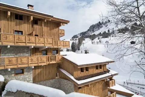 Le Roc des Tours, Grand Bornand (self catered apartments) ©MGM-studio Bergoen - Right by slopes