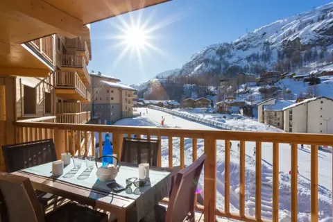 Altaviva, Tignes 1800 (self catered apartments) (©MReyboz) - View from some balconies