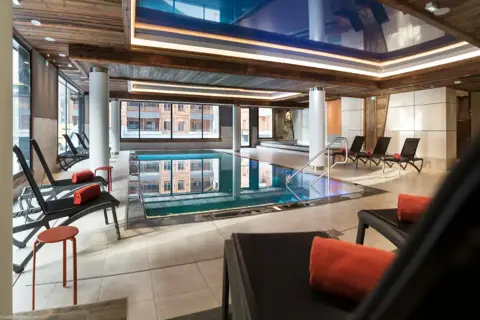 Le Cristal de Jade, Chamonix (self catered apartments) - Indoor pool