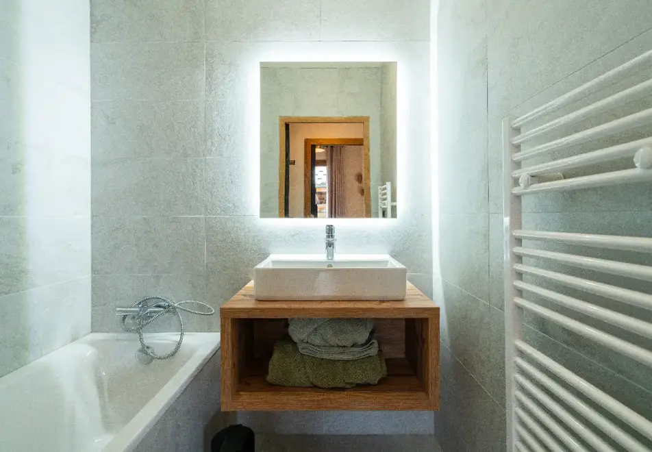 Alpeggio, Les Deux Alpes (self catered apartments) - Typical 3 bedroom apartment