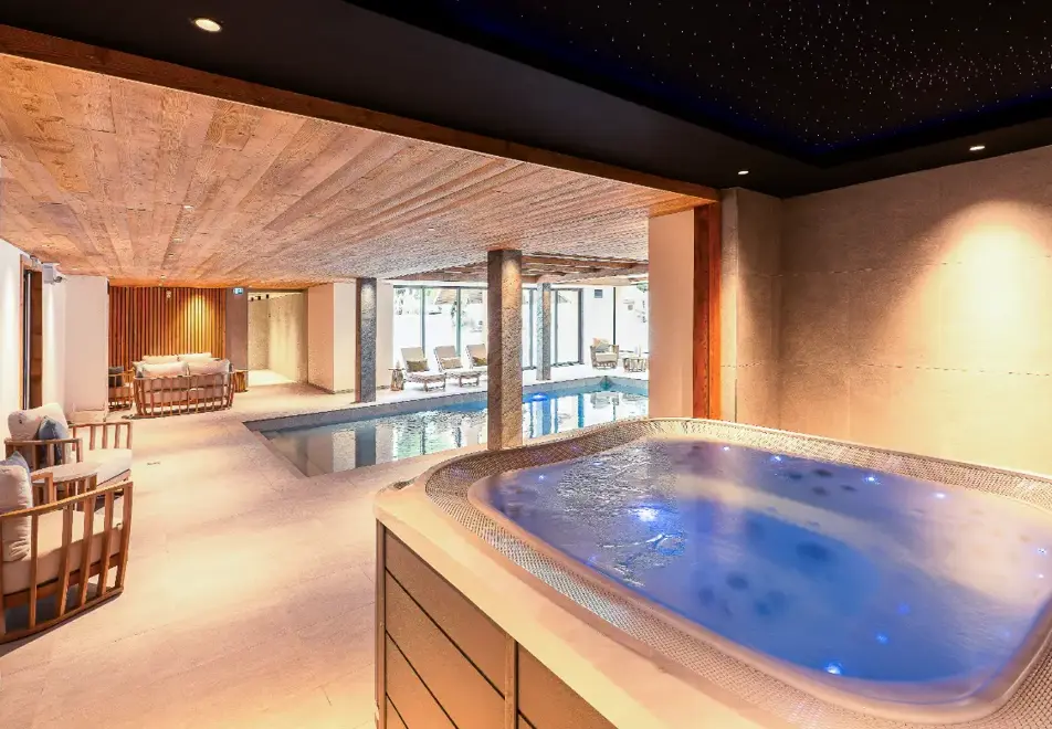 Alpeggio, Les Deux Alpes (self catered apartments) - Indoor pool