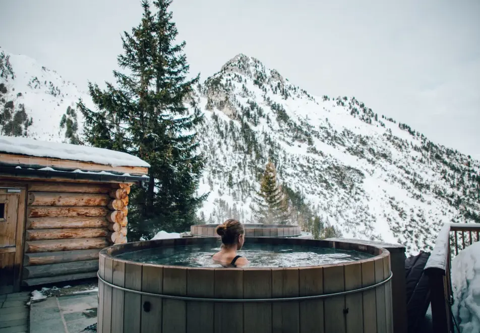 Le Village, Arc 1950 (self catered apartments) - Hot tub