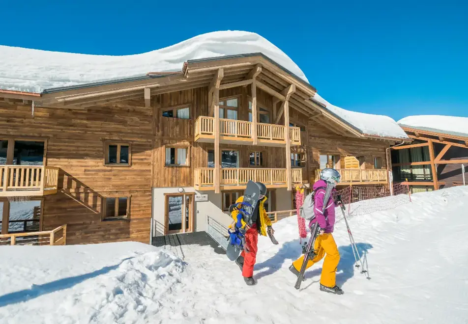 Roc Noir, La Rosiere (self catered apartments) - Slope access (©Samantha Henderson)
