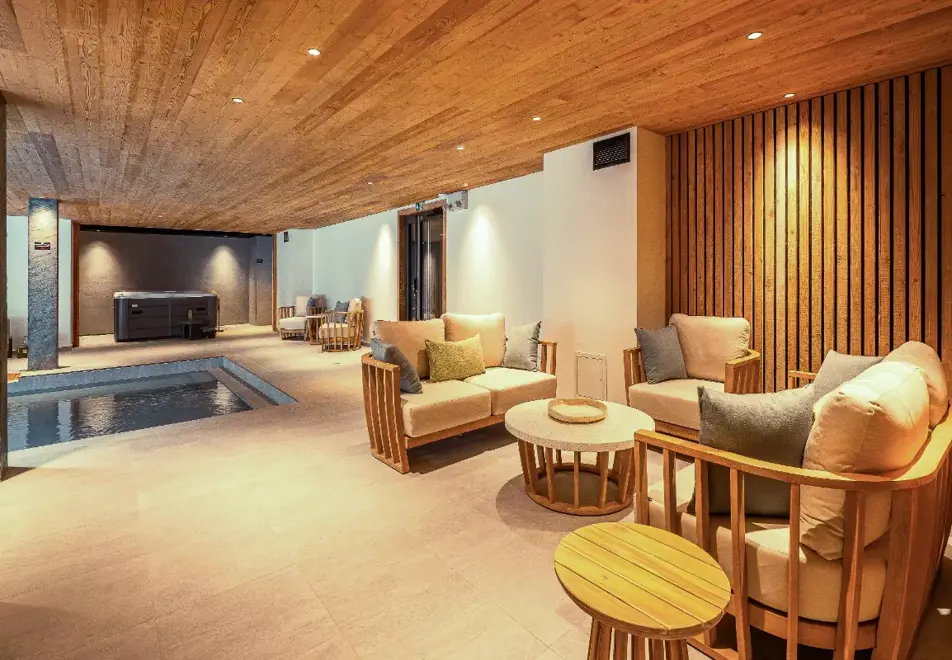 Alpeggio, Les Deux Alpes (self catered apartments) - Indoor pool