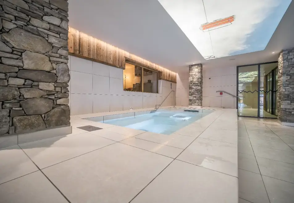 Sky, La Rosiere (self catered apartments) - Plunge pool
