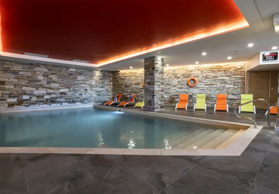 Roc Noir, La Rosiere (self catered apartments) - Indoor heated pool (©Samantha Henderson)