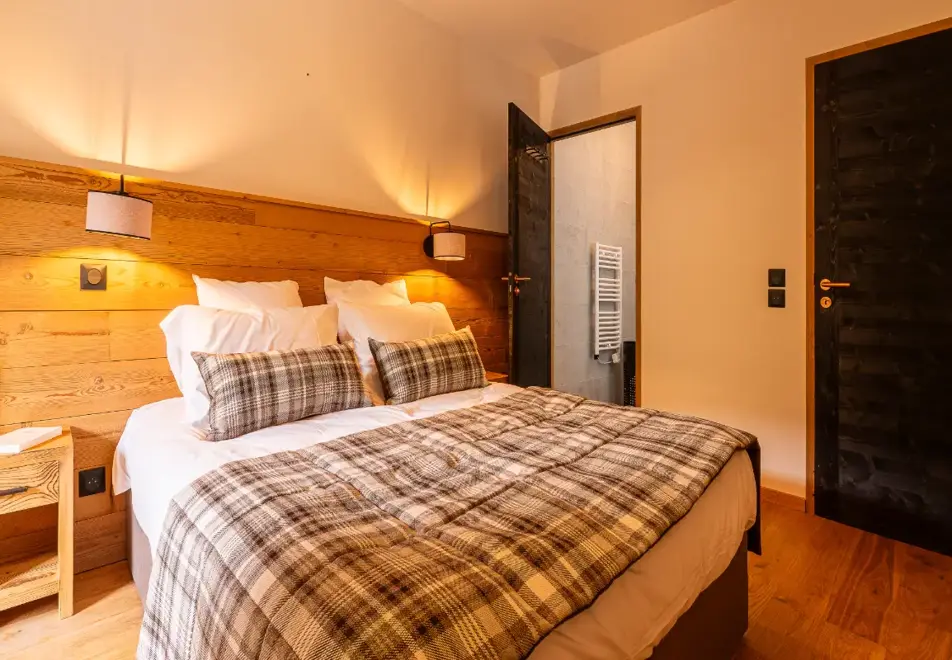 Alpeggio, Les Deux Alpes (self catered apartments) - Typical 3 bedroom apartment