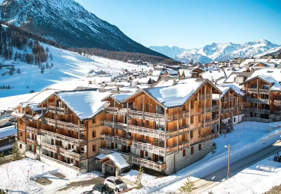 Hameau des Airelles, Montgenevre (self catered apartments)